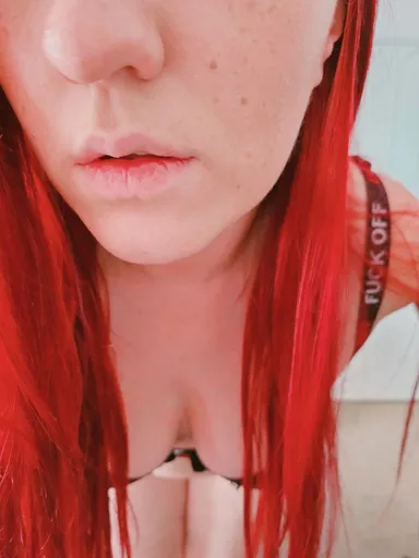 Short Spicy Redhead