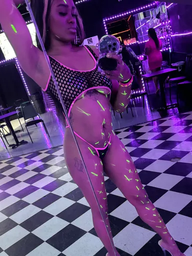 Skyywitlove