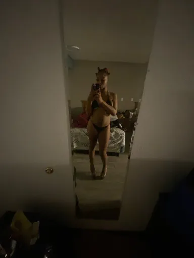 Sexxxy redddd🤤😩