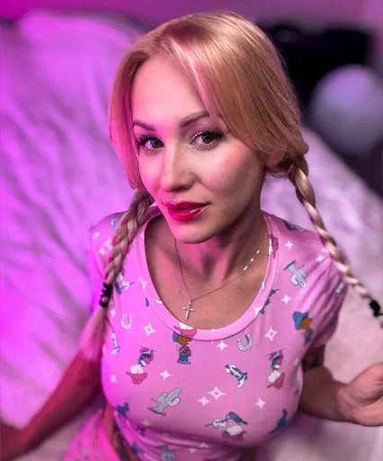 Sonya Arden 🩵