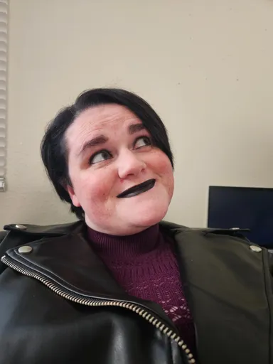 Sqrlluvs Hernutz