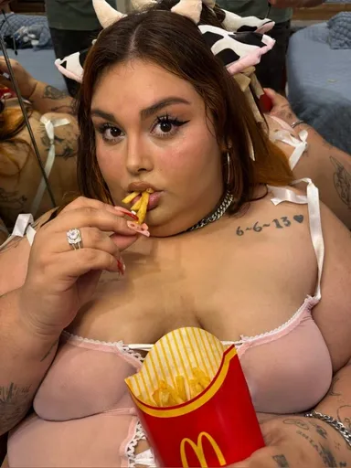 Cami Caramel Latina 🥰