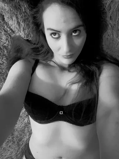 Summer Obeys VIP
