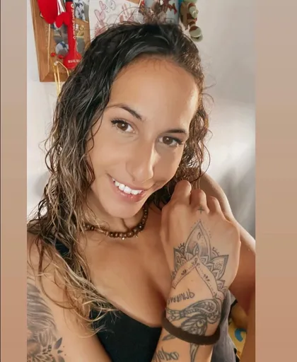 Thais💜