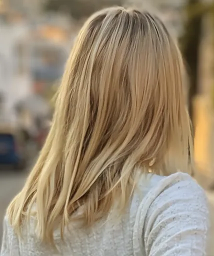 Tiny Blonde