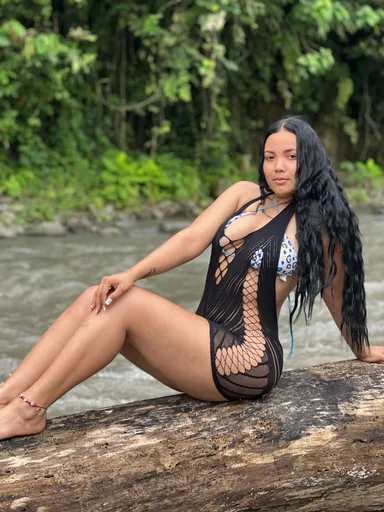 Amira😈