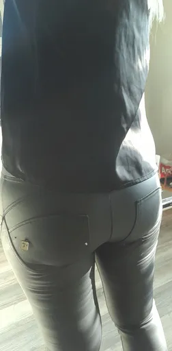 F Y