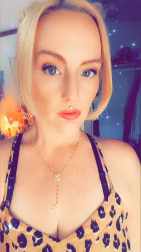 Violet Vixxxen3