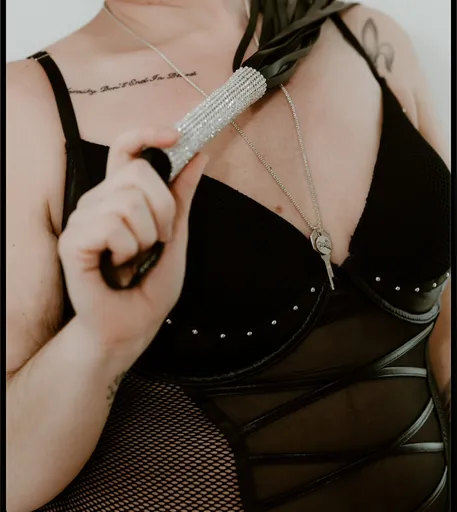 MissHoneyToes