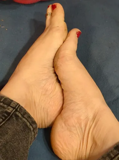 Dee Margaret the foot goddess