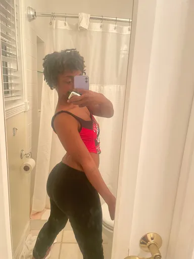 FREAKNIK💦🍑