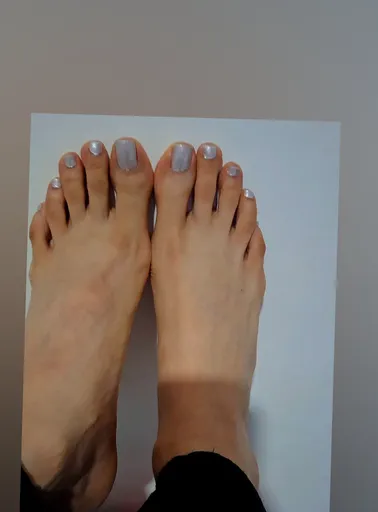 Vanessa 🦶👣👣