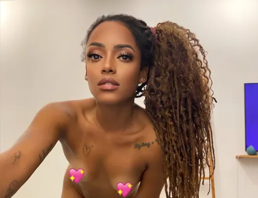 Brazilian Hot Mom🌴🍑