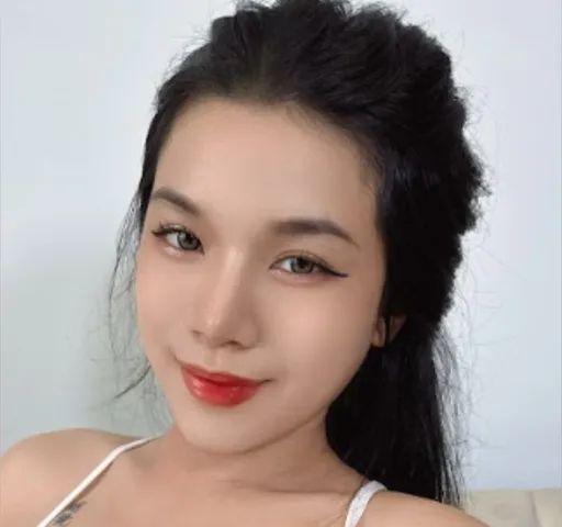 Vivian🖤