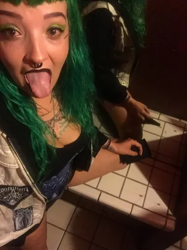 Whiskertits