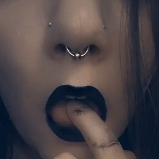 Dahlia Draven
