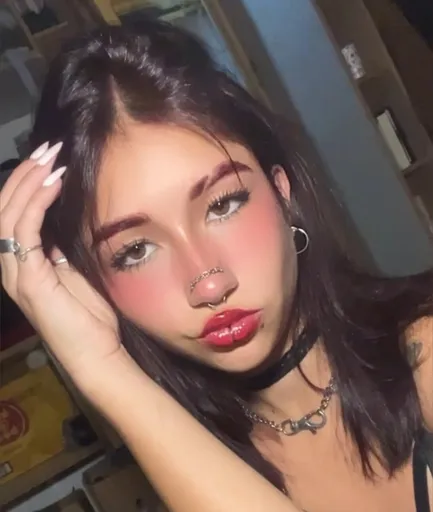 Zoey Frost